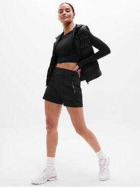 Athleta Black Athletic Trekkie Zip-Pocket Running Shorts Size 6 EUC